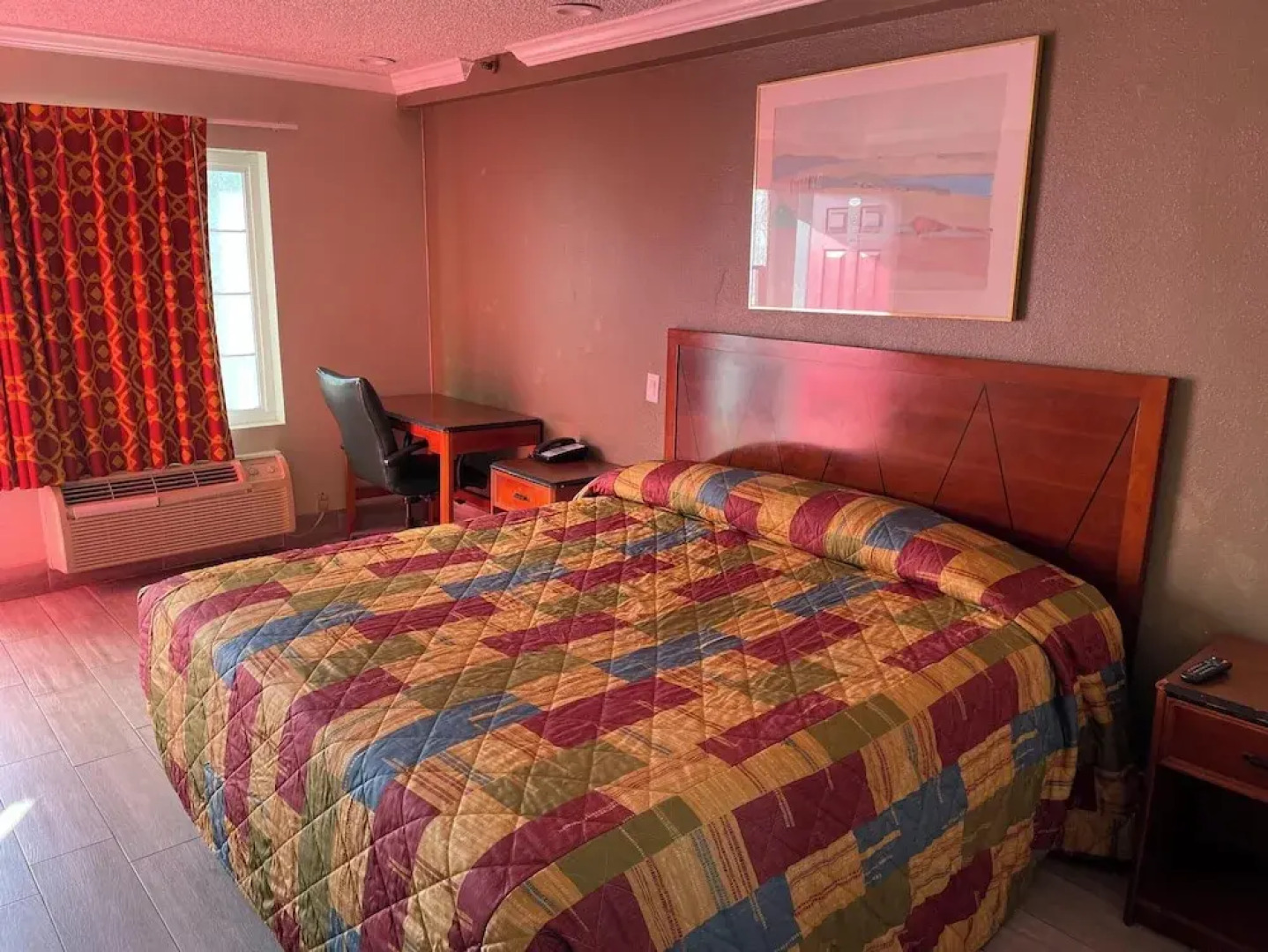 Passport Inn & Suites Corona Hotel