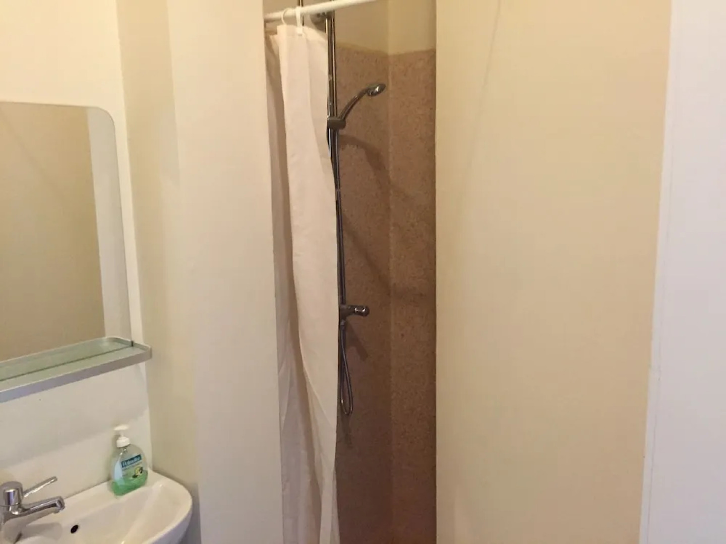 Отель Hlín Guesthouse