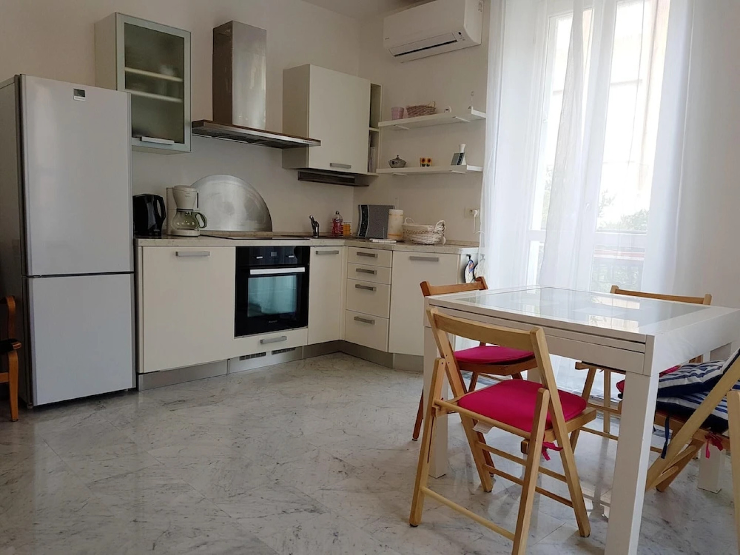 Apartment With one Bedroom in Menton, With Furnished Balcony - 300 m From the Beach