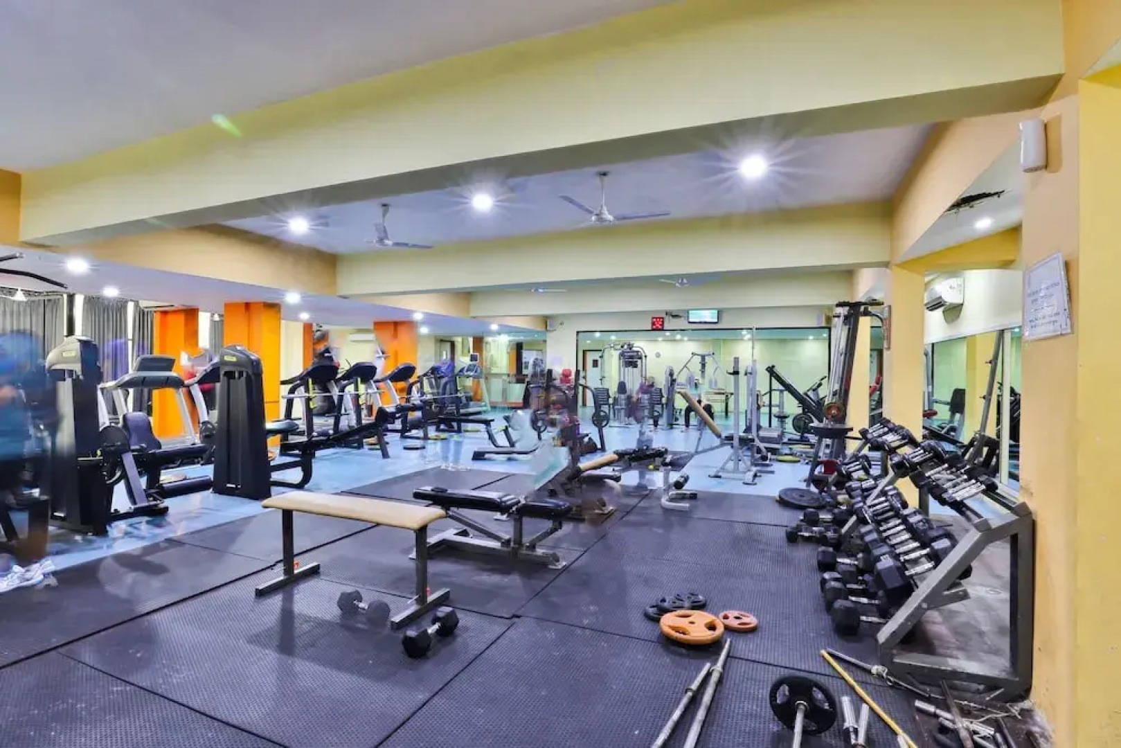 OYO 3975 Golden Star Country club