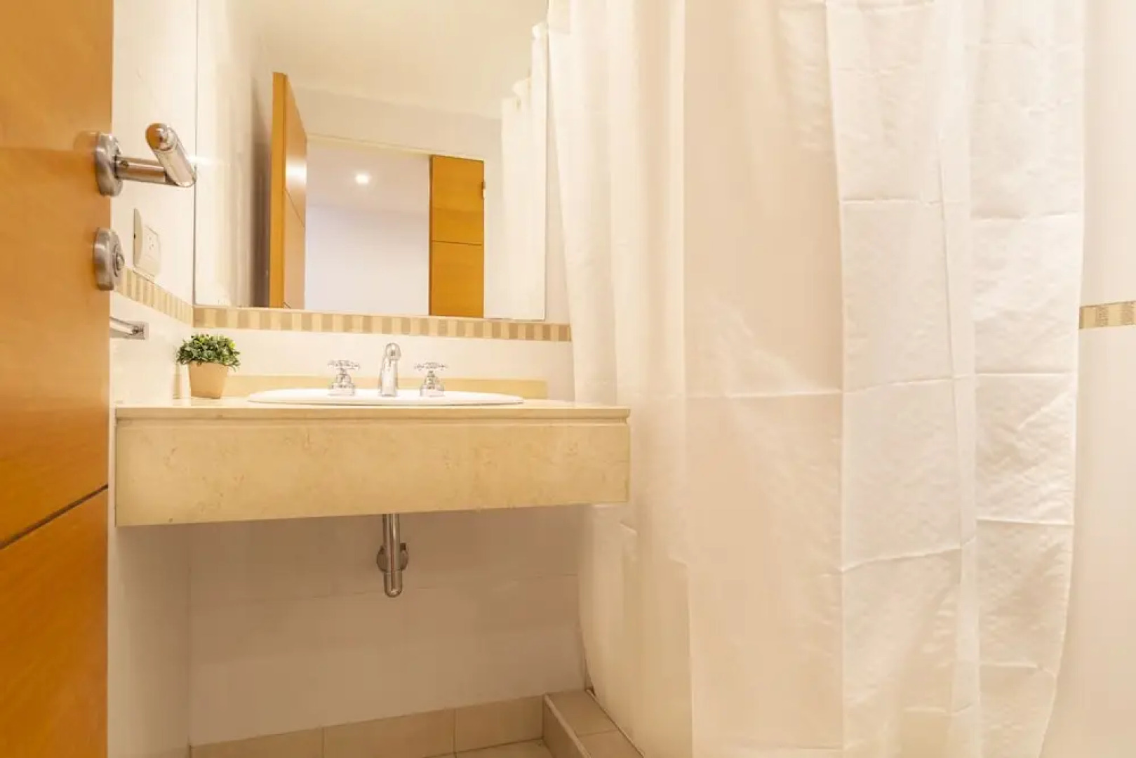 Charcas 2 by Be Local Argentina