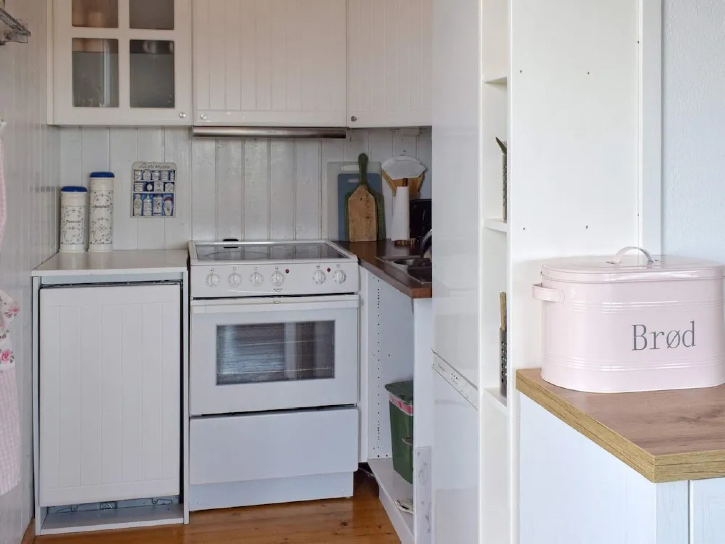 8 Person Holiday Home in Berg