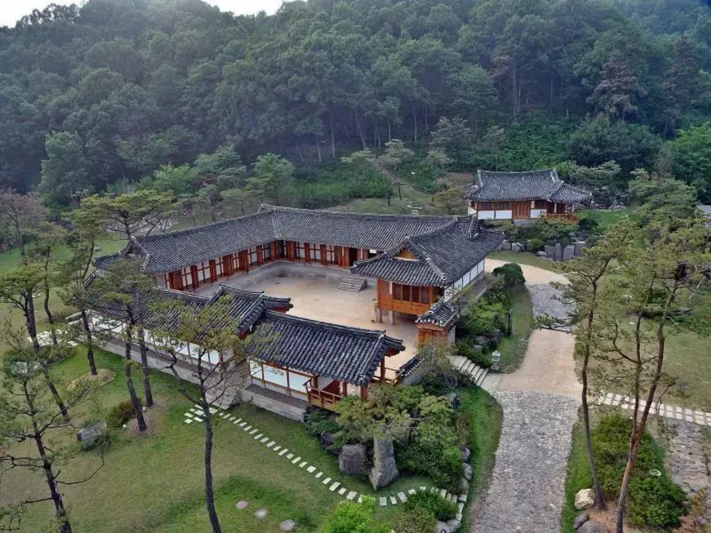 Royal Heritage Hotel -CHOSUN WANG GA