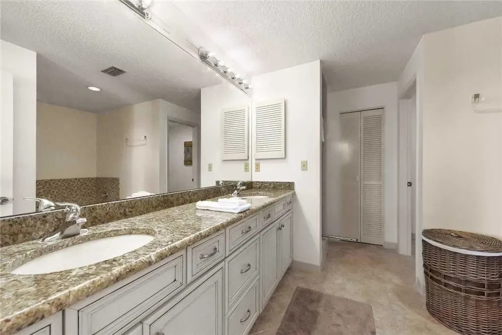 Spinnakers Reach 832 - Three Bedroom Condo