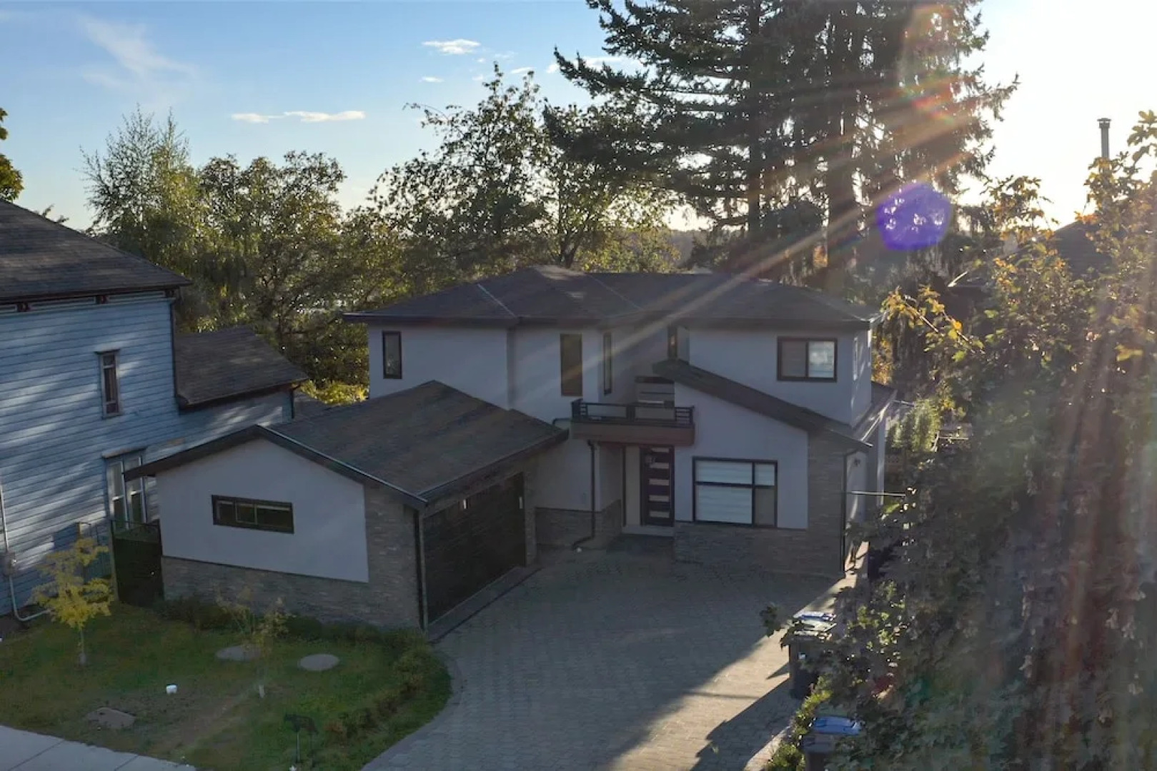 Luxury house with 3 bedrooms and 1 office