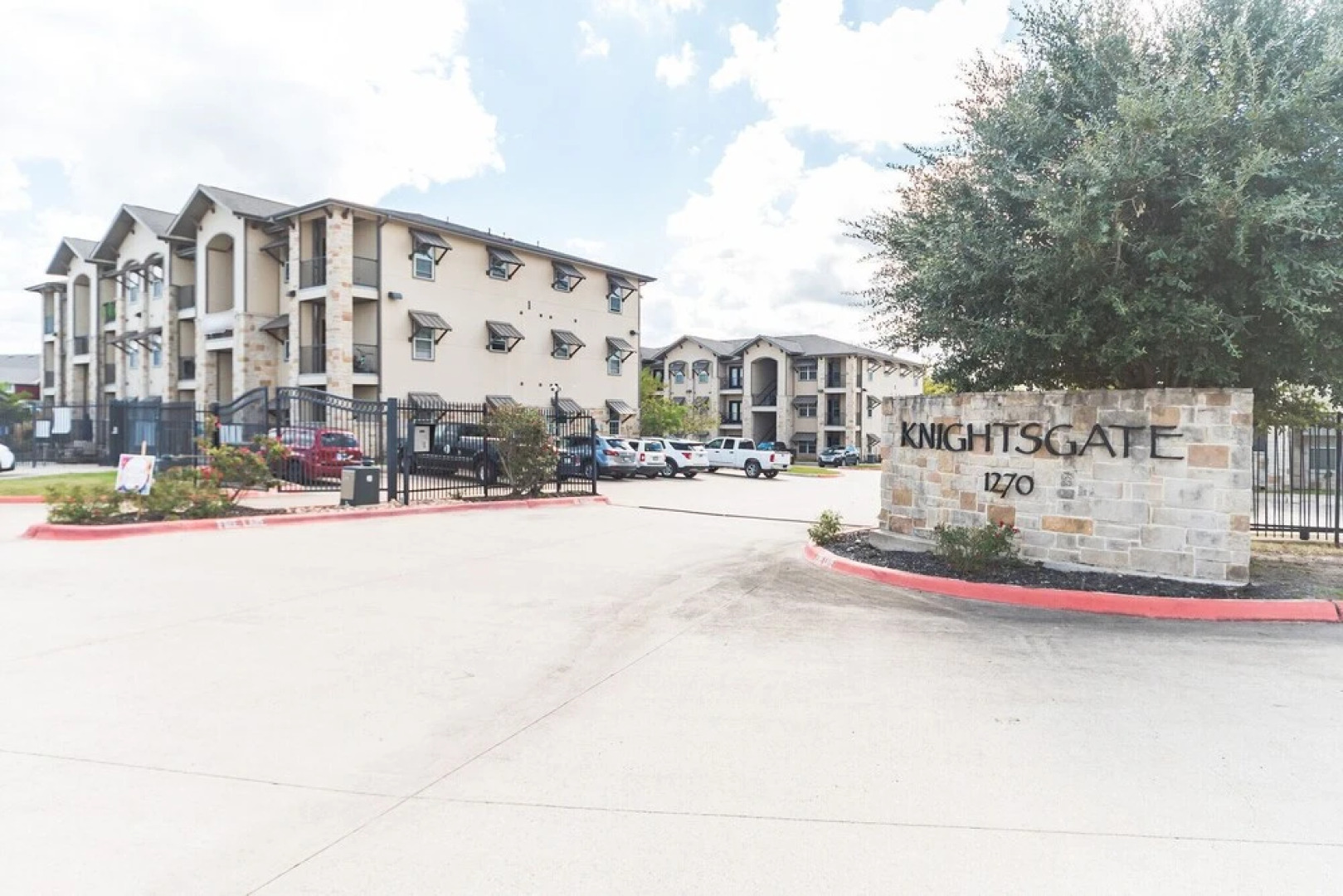 New! Stunning Apartment Just 1 Mile From Kyle!