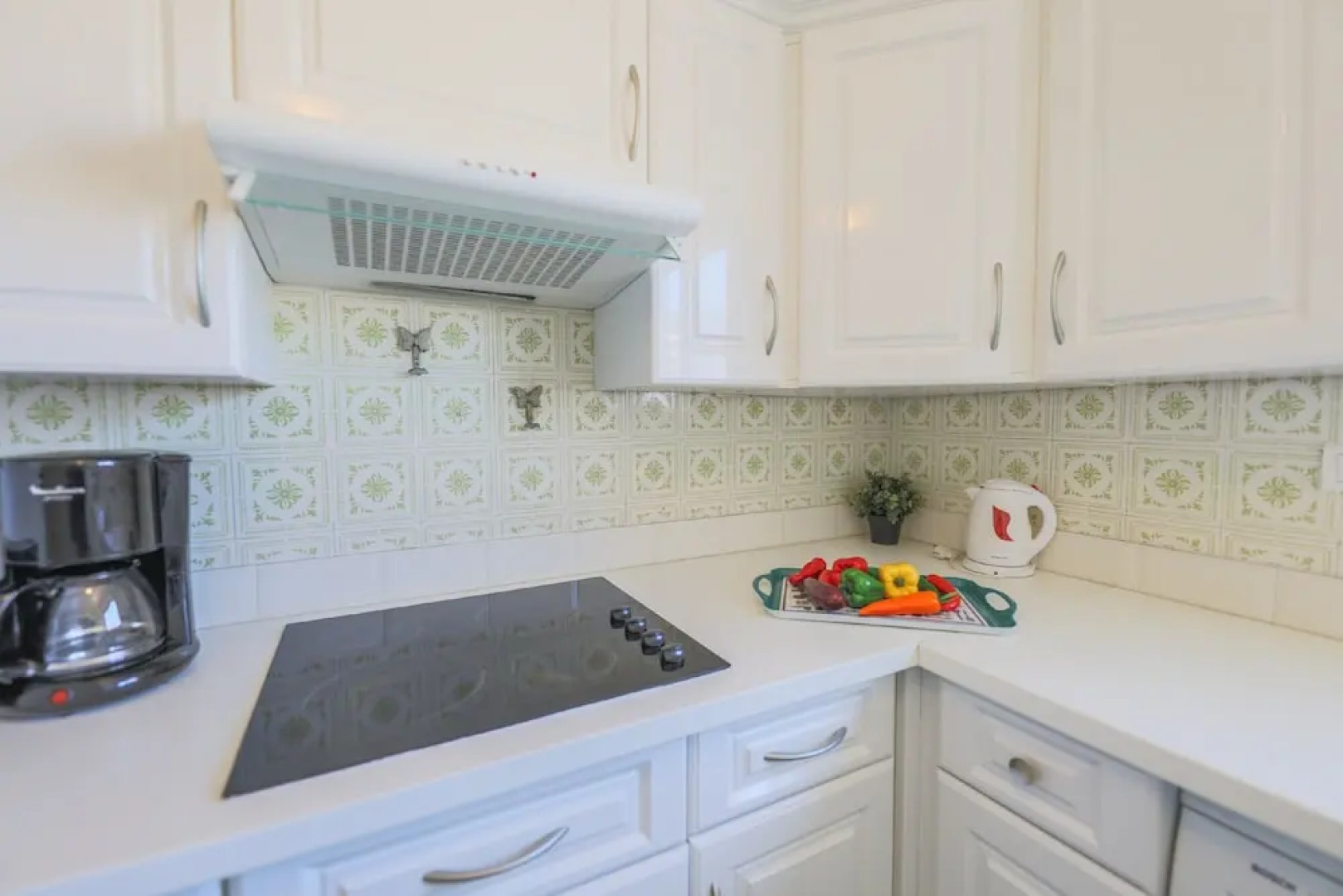 Le California AP1008