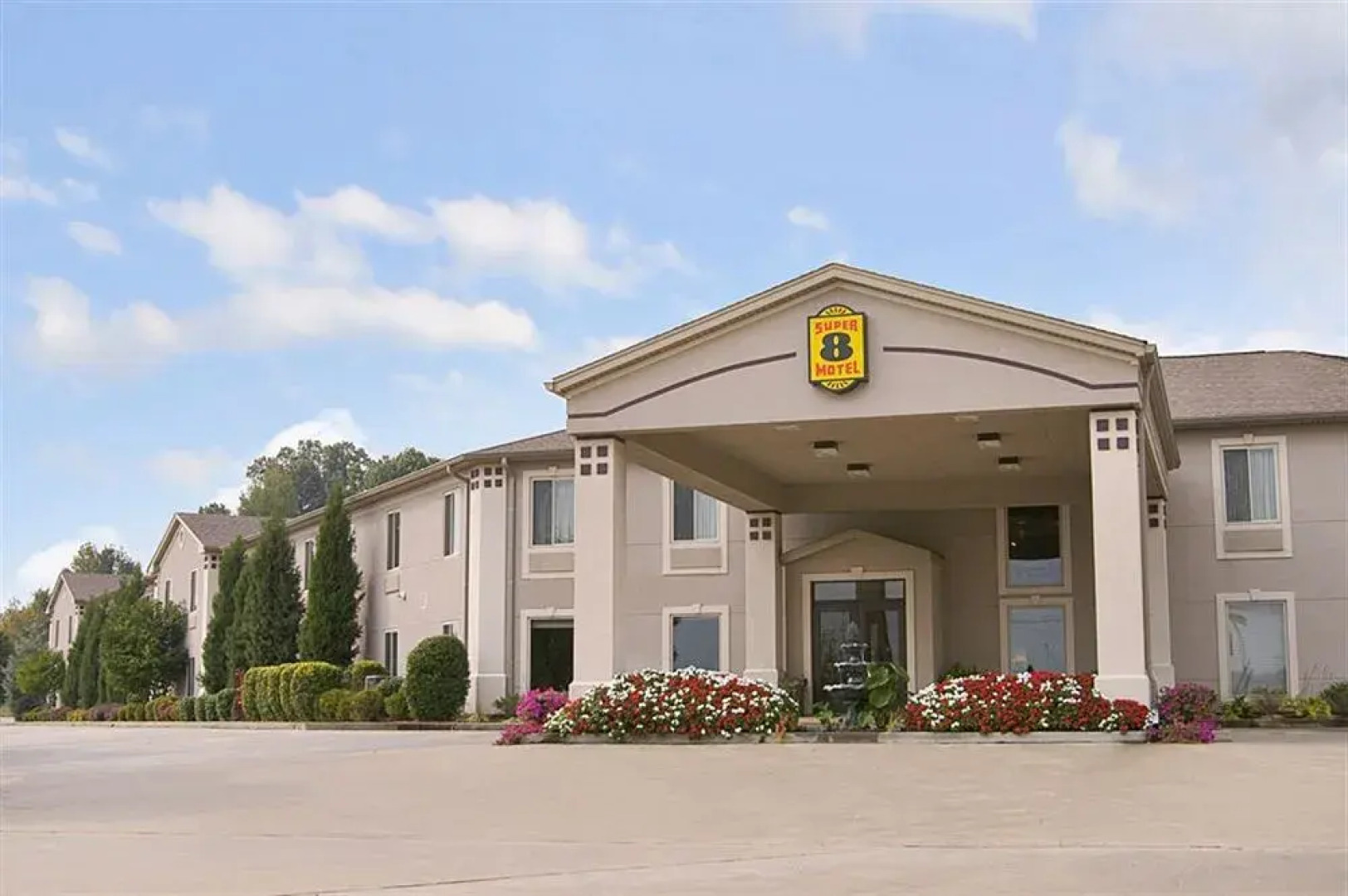 Super 8 by Wyndham Calvert City Kentucky Lake Area