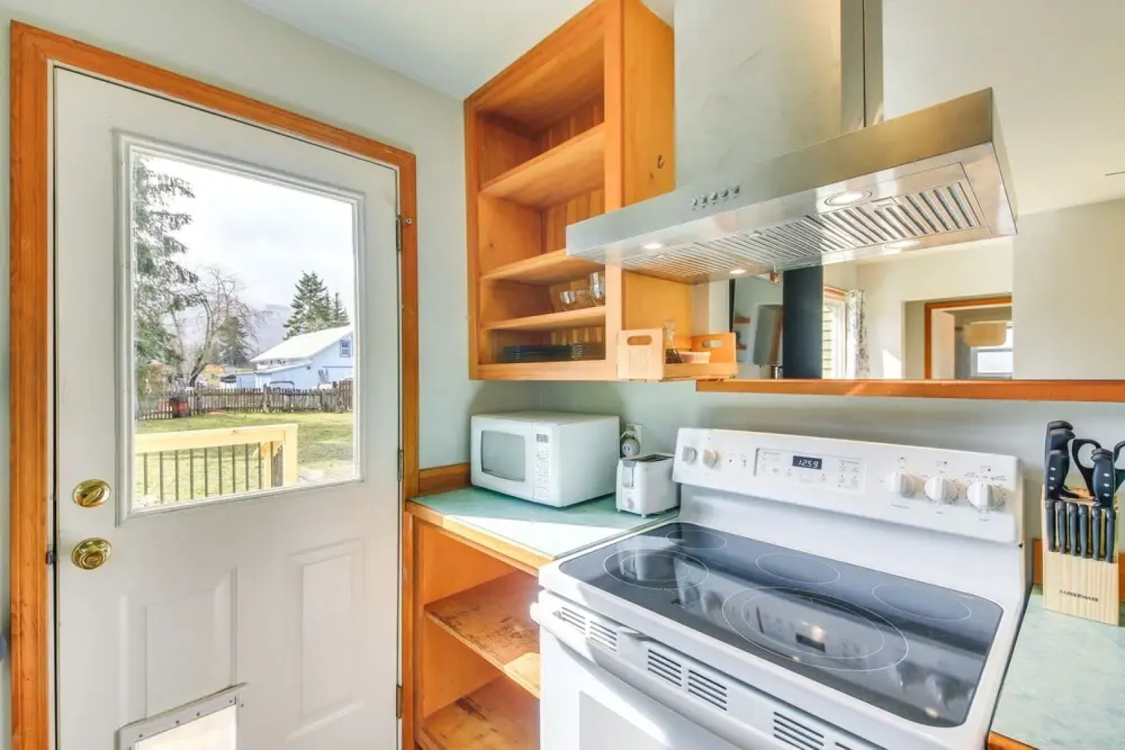 Clark Fork Vacation Home w/ Wood Stove Near Lake!