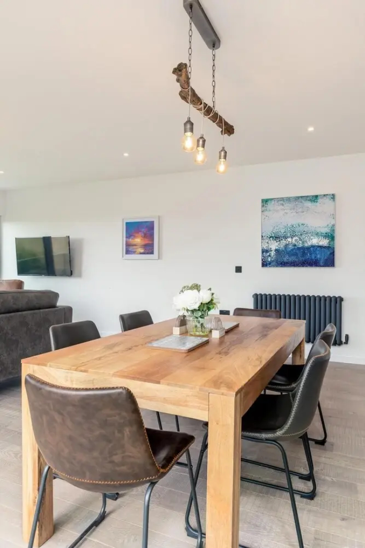 HOT TUB Entire 3 bed Penthouse East Lothian Luxury Apartment w Gdn Hot Tub, Musselburgh