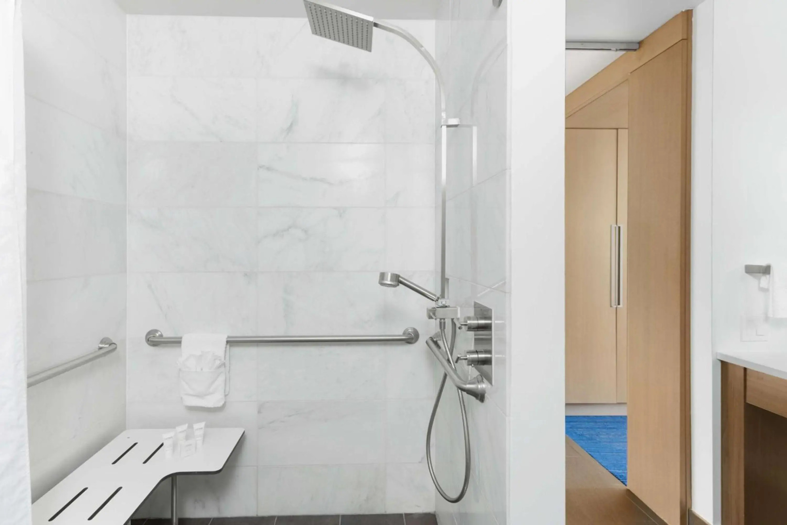 The Art Hotel Denver, Curio Collection by Hilton