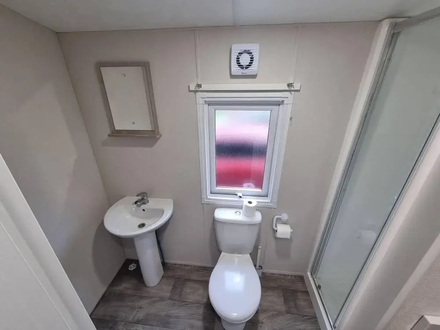 Charming 2-bed Static in Saint Columb