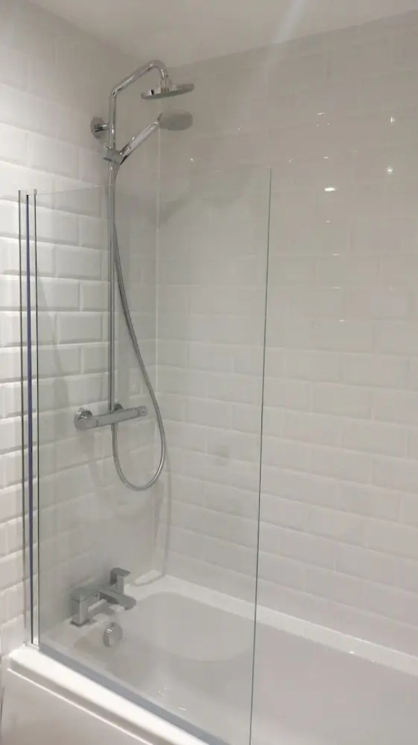 1 Bed Apartment Sleeps 2 - Parking & Wifi