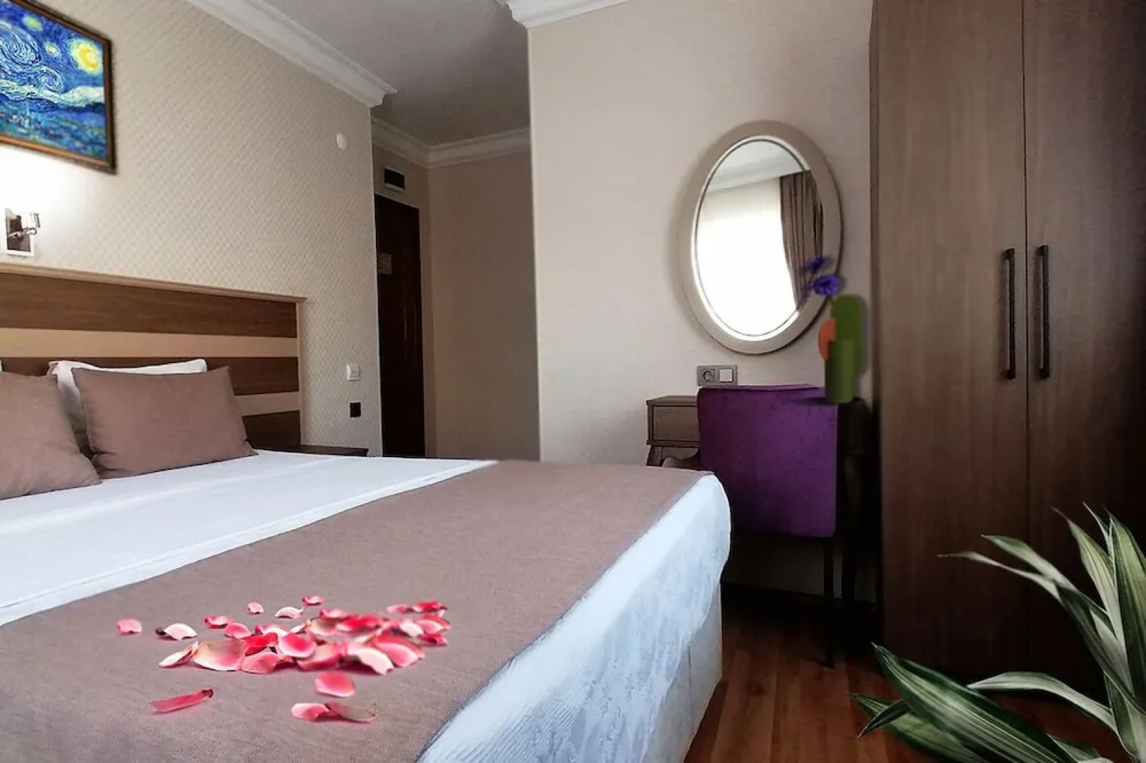 Sembol Hotel
