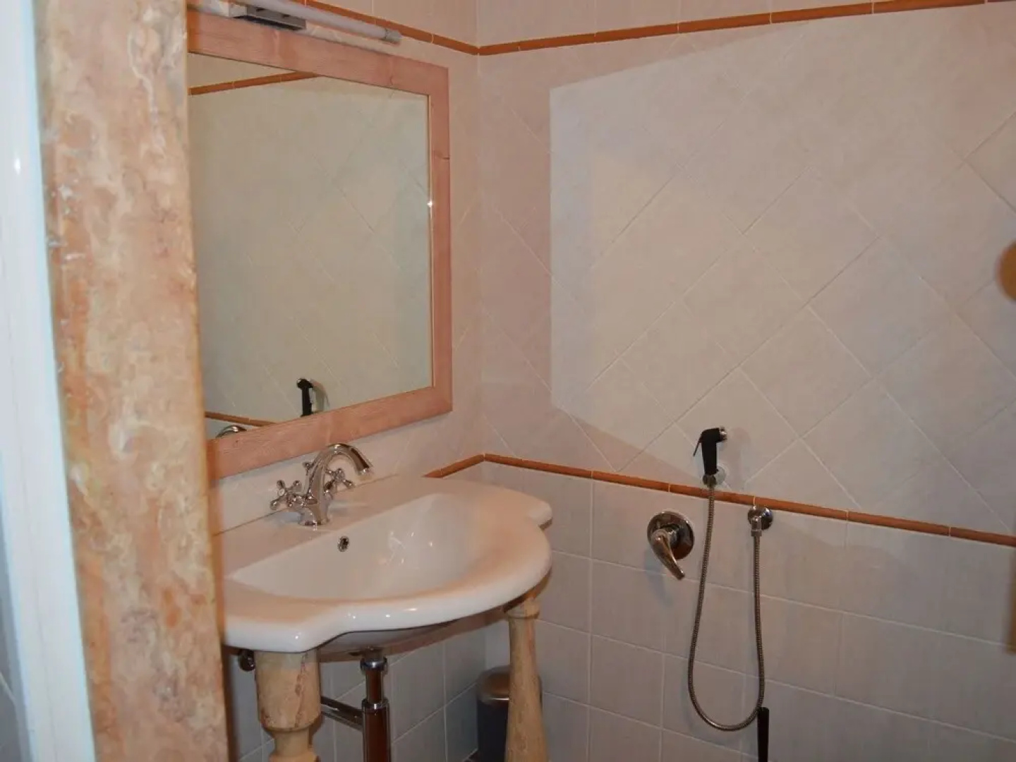 Villa With Private Pool, Immersed in the Gorgeous Countryside of Asciano