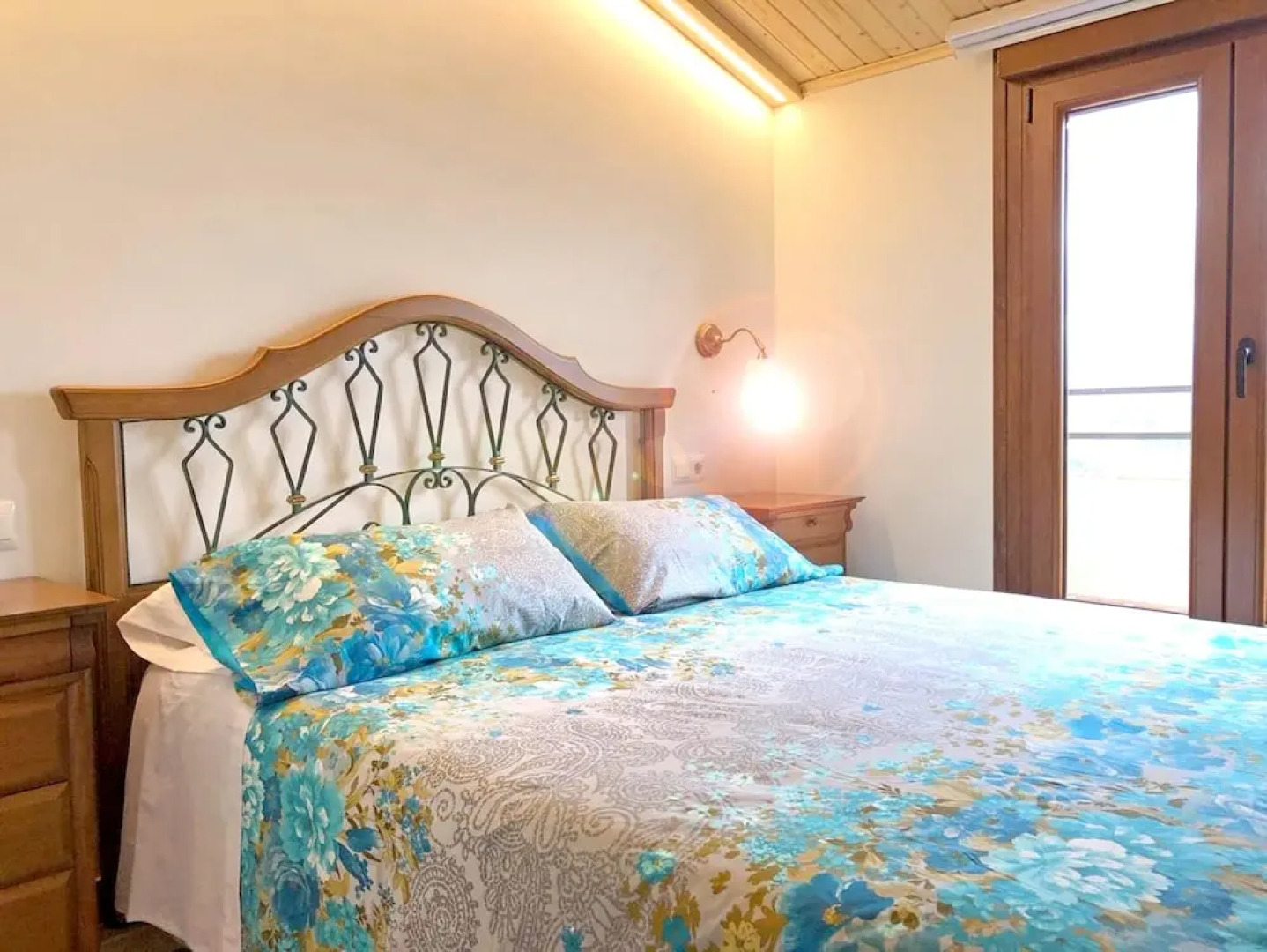 House With 4 Bedrooms in Cretas, With Wonderful Mountain View, Terrace and Wifi