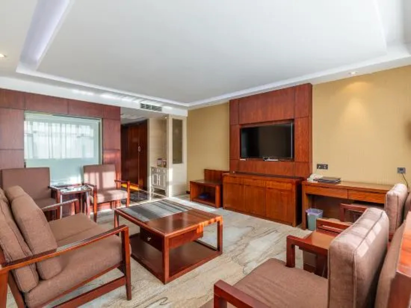 Golden Emperor Hotel