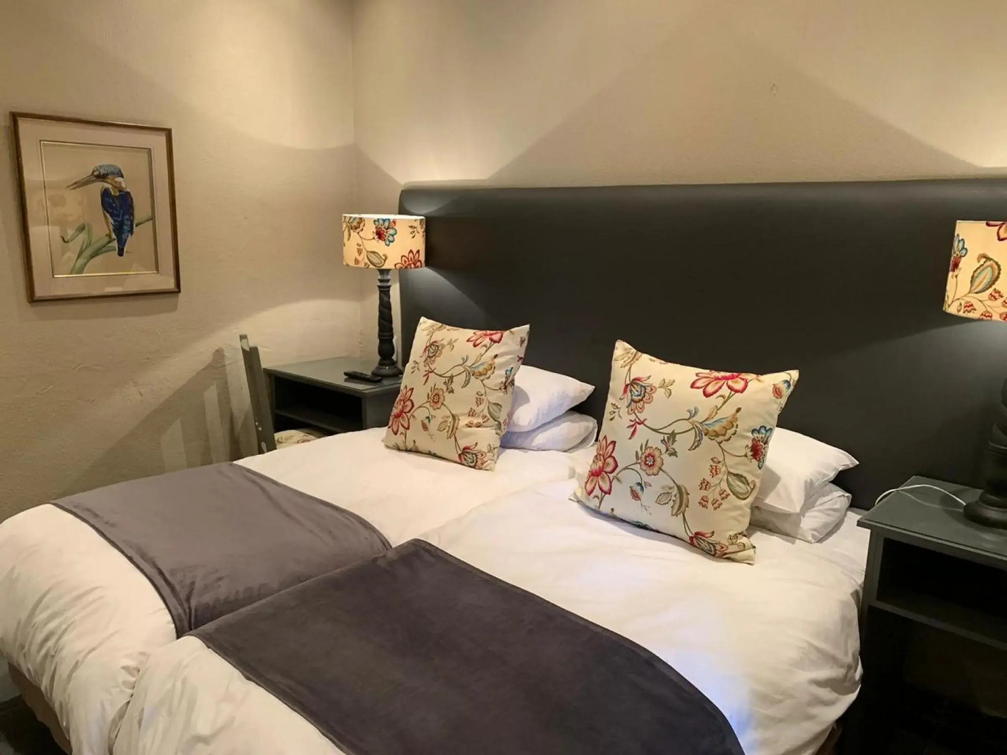 Shangri-La Country Hotel