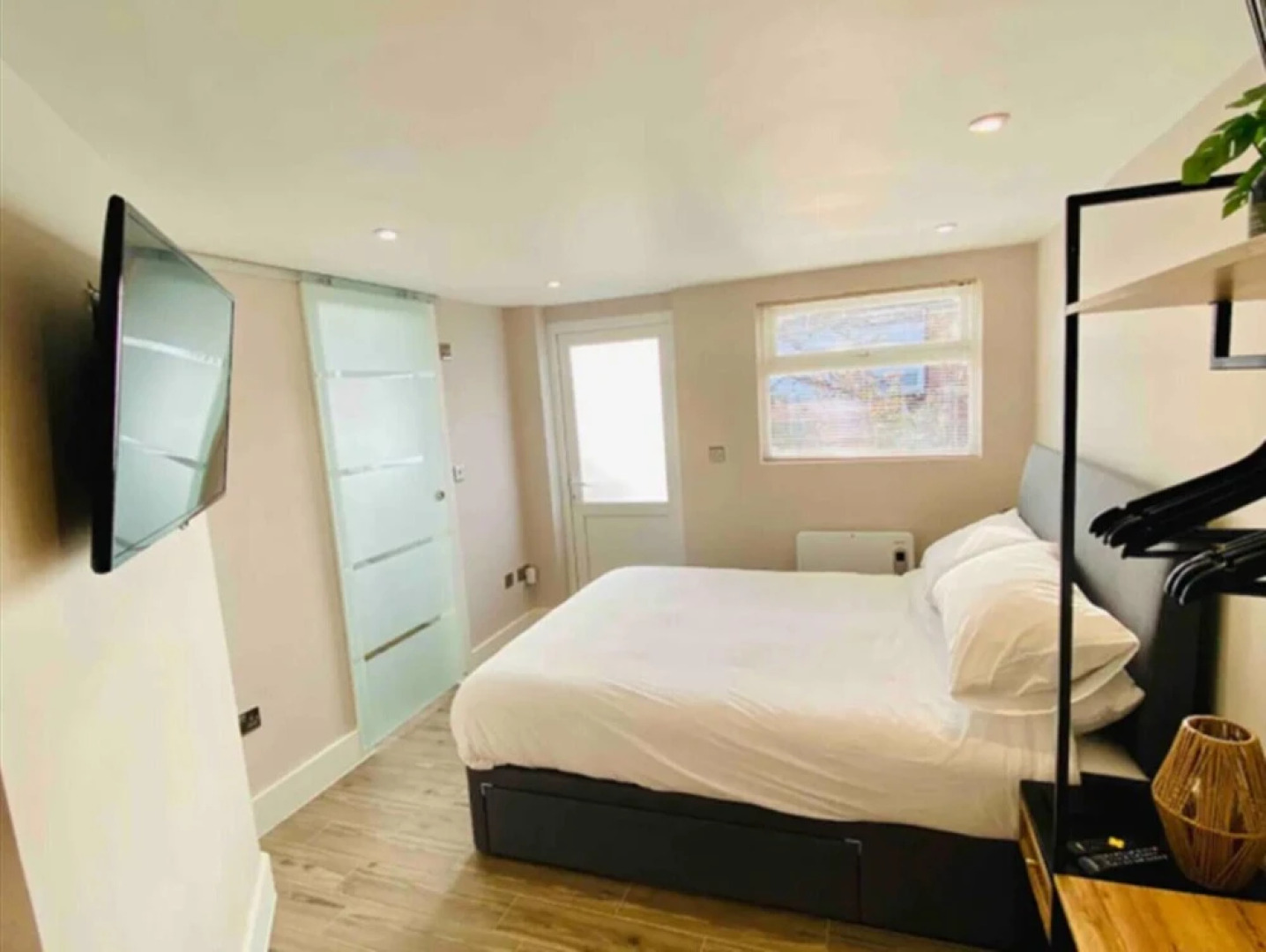 Charming 1-bed House in Lisburn