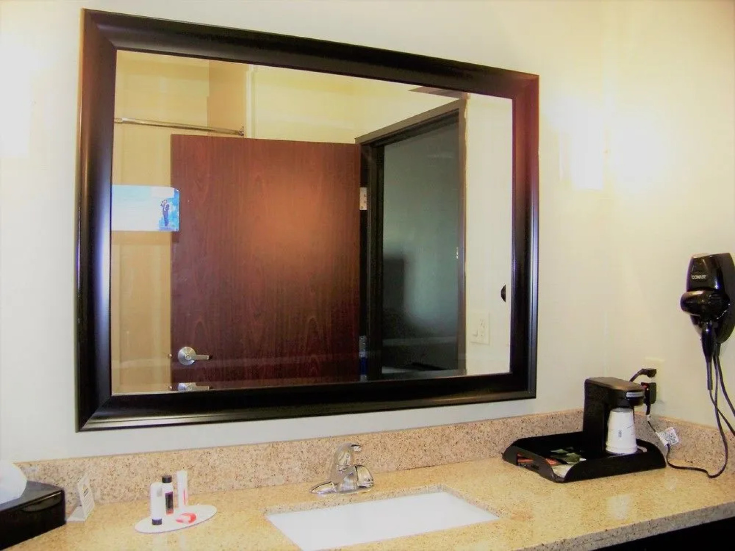 Days Inn & Suites Mineral Wells