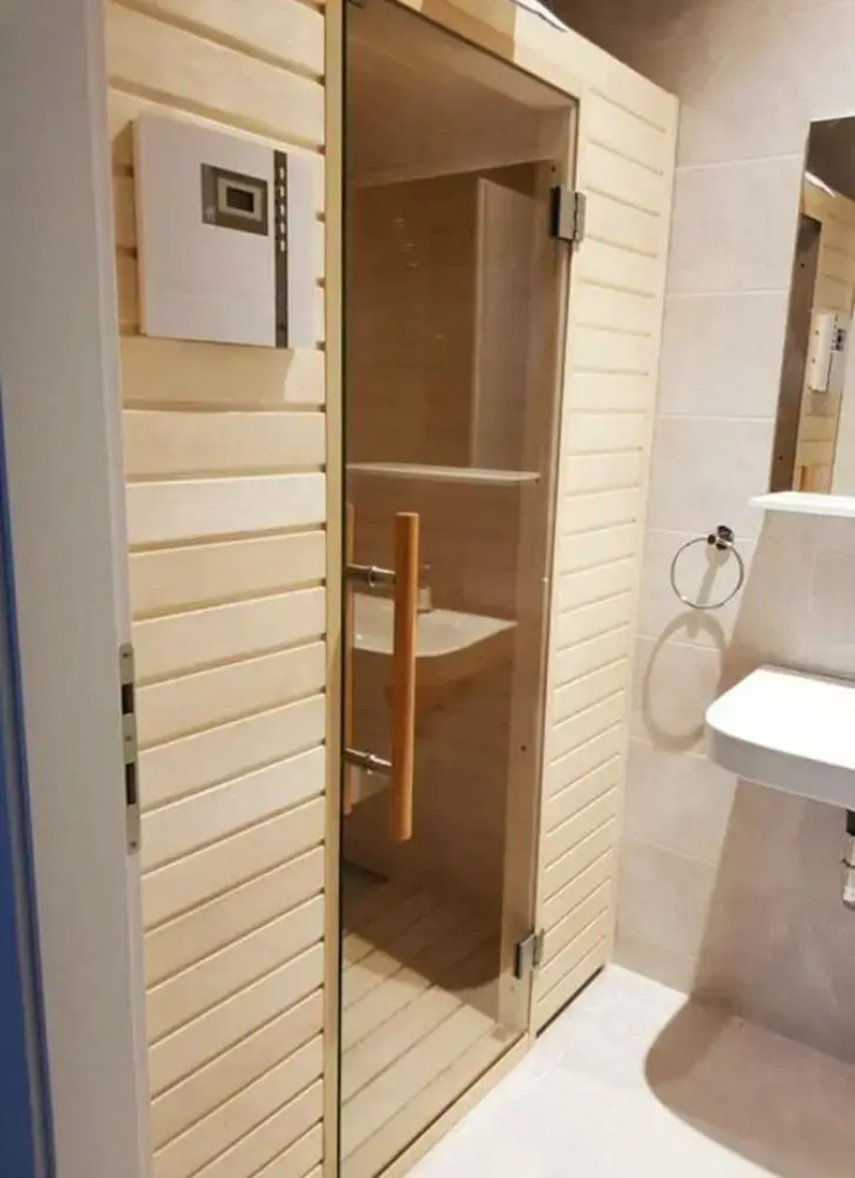 Ema With Pool & Sauna