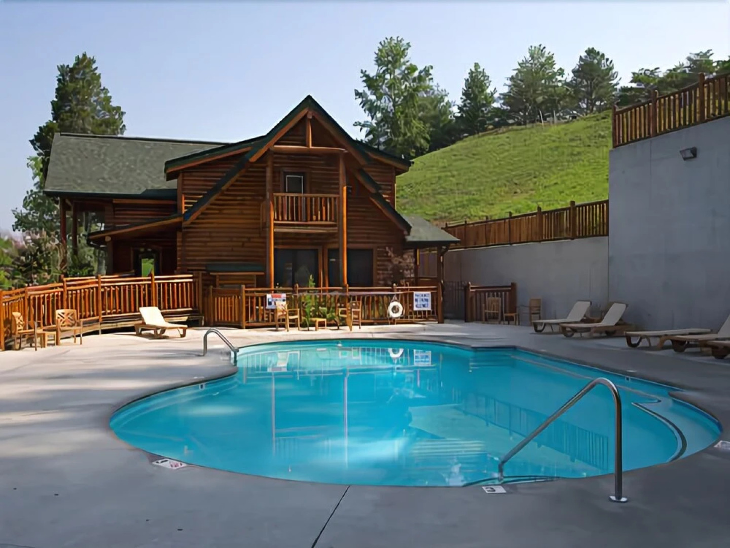 Knockin' On Heaven's Door - 5 Br cabin by RedAwning