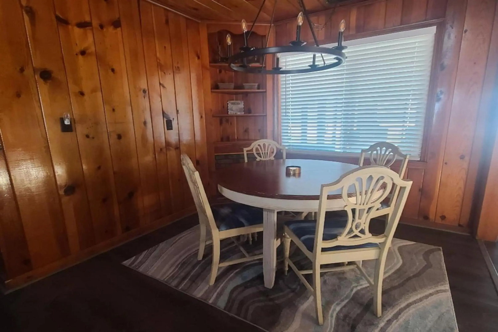 Lake Huron - 3 Bedroom, 2 Bath Lake Front Home (Sleeps 12)