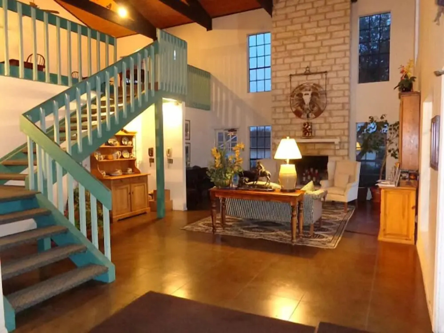 Windcrest Inn and Suites