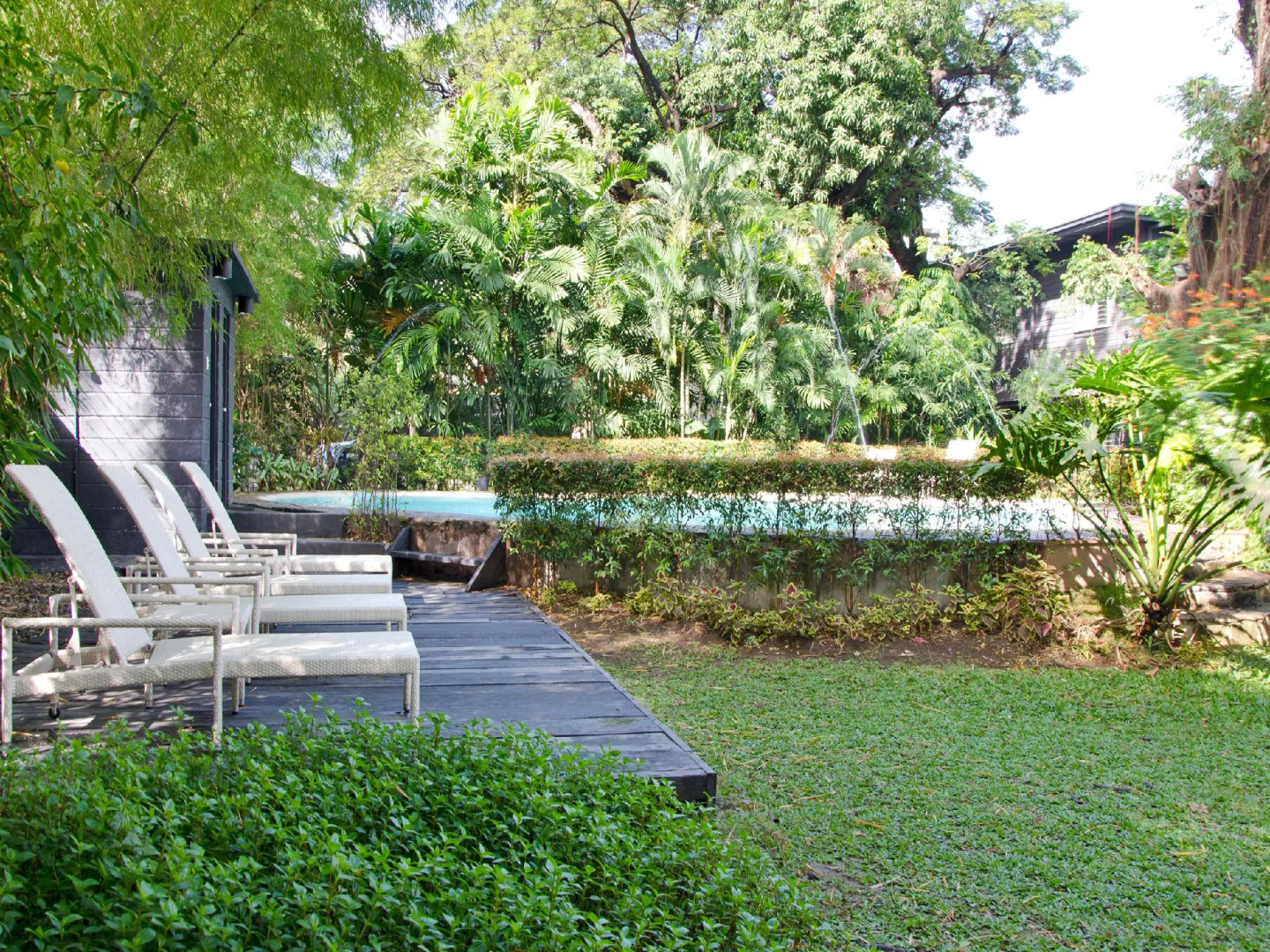 The Henry Hotel Manila