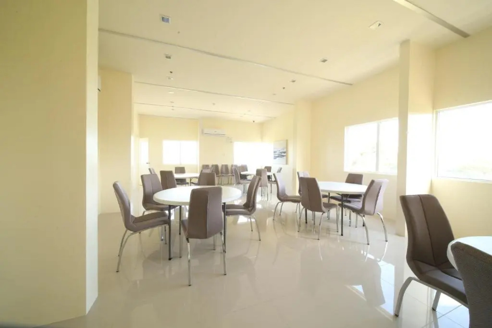 A2J Executive Studio Suite Near Enchanted Kingdom