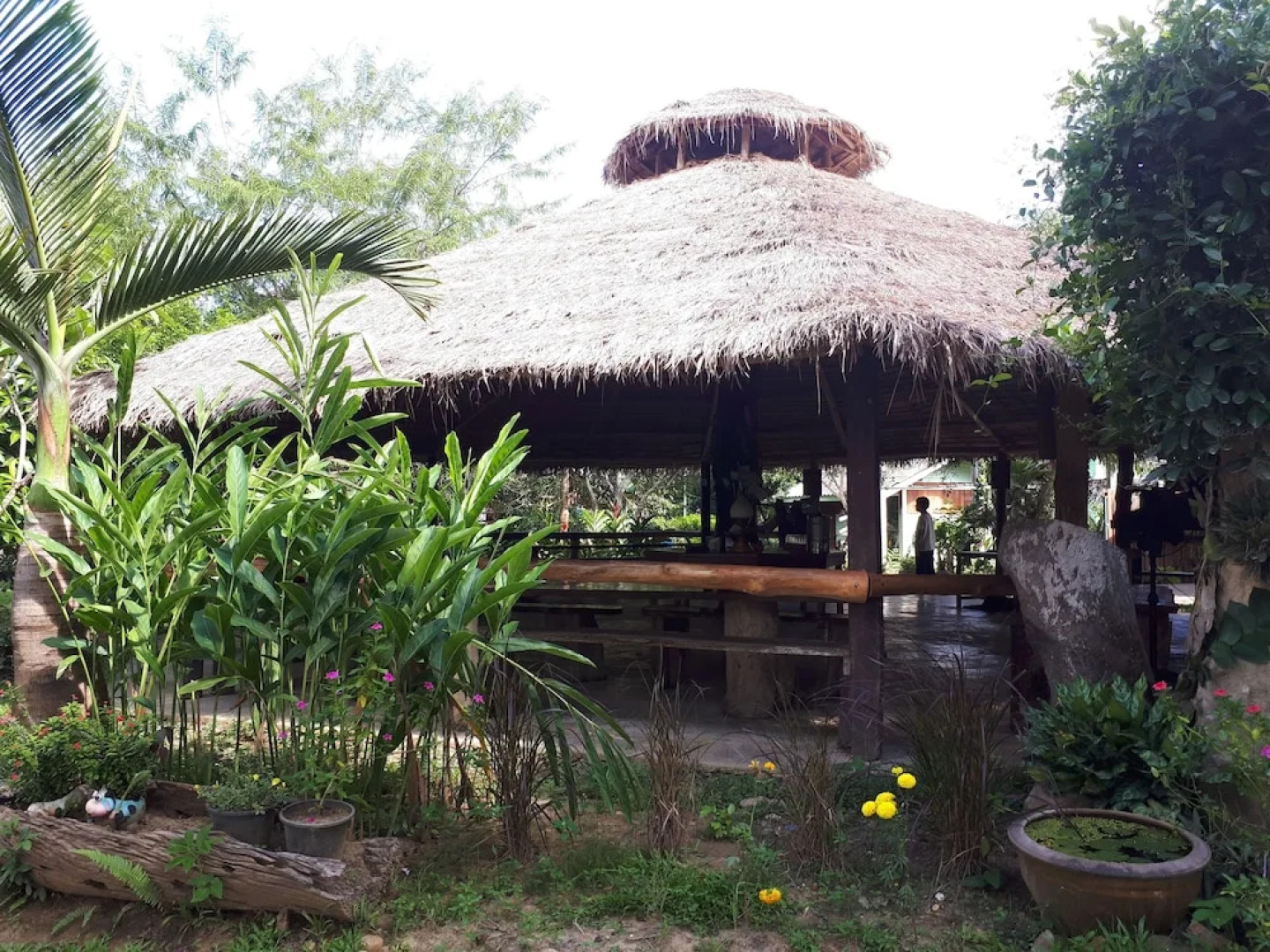 Baan Suansabaijai Resort
