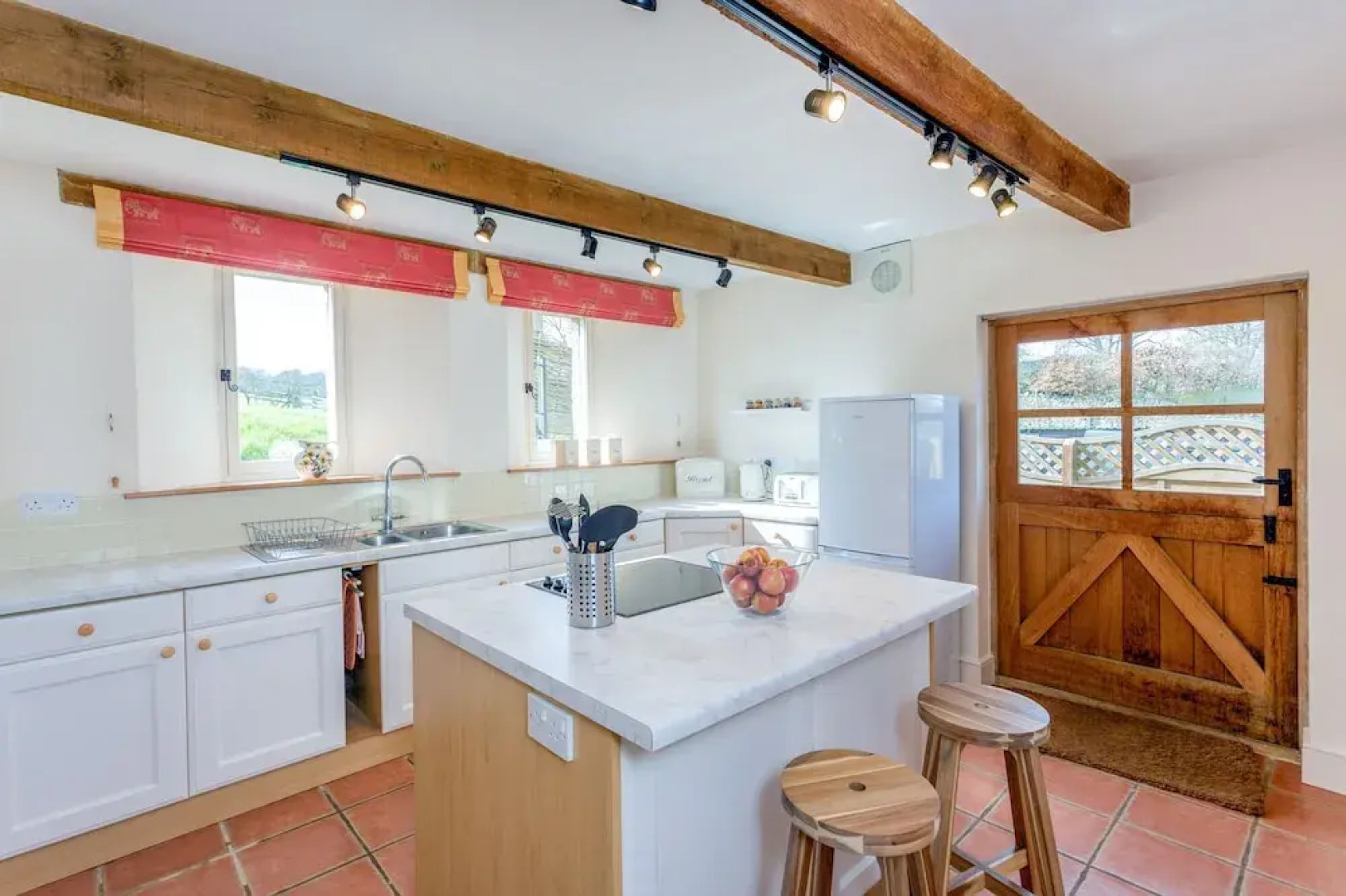 Classical Cotswolds Barn Conversion by Nature Rese