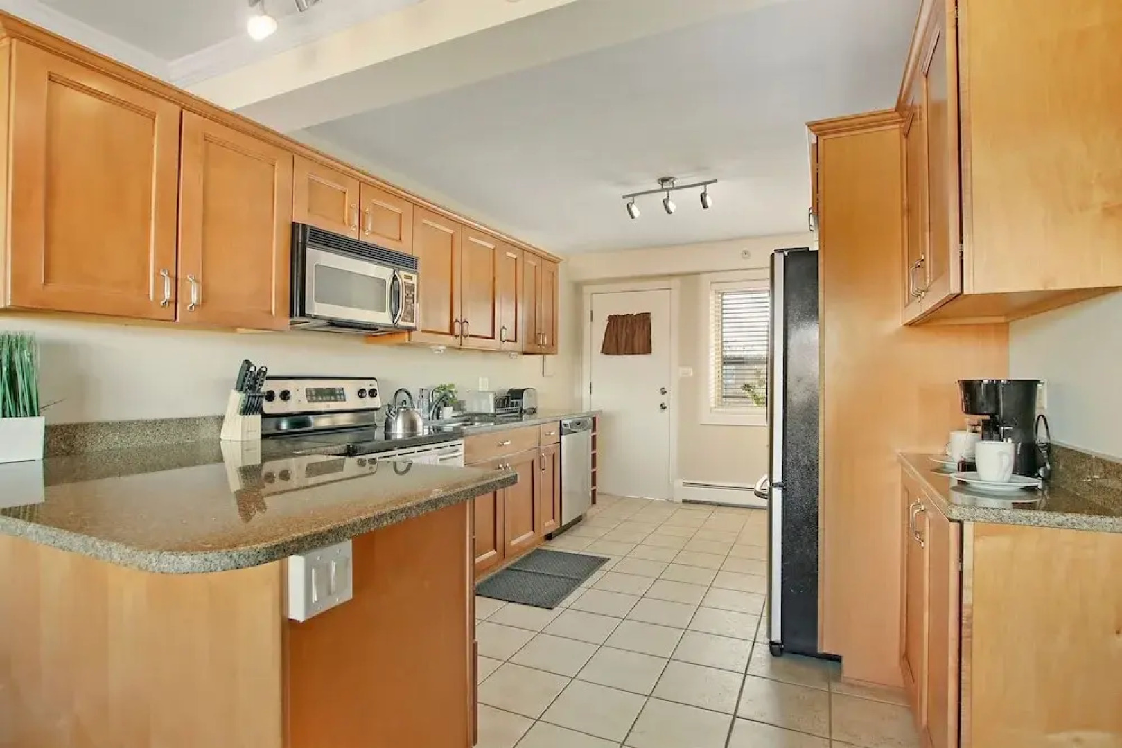 Charming 1BR Apt in Arlington Heights