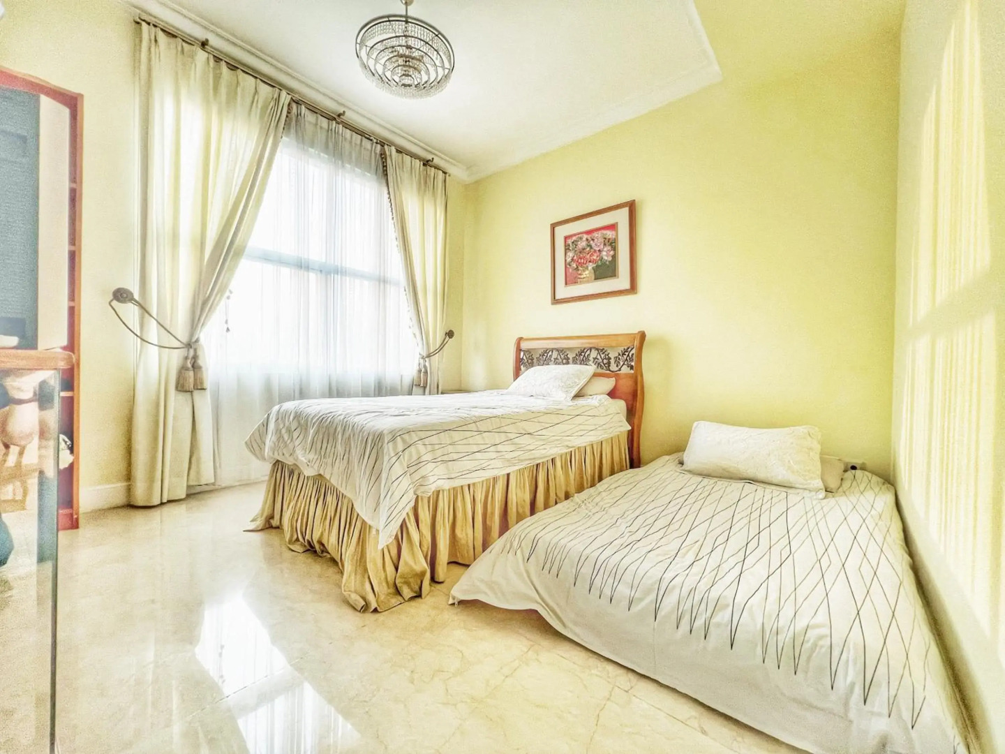Batavia Hotel and Serviced Apartments