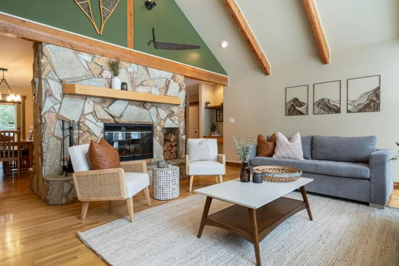 The Caribou Lodge I HotTub I Fireplace I Sleep16