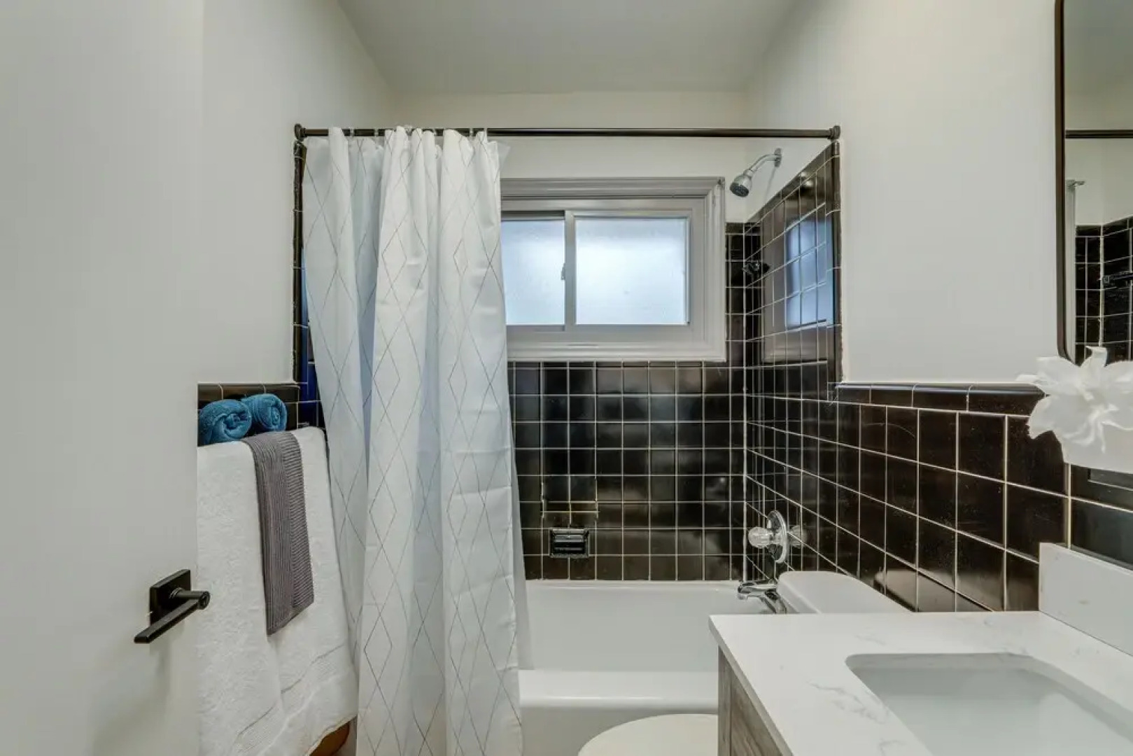 Stylish Decatur Home w/ Patio: 10 Mi to Atlanta!