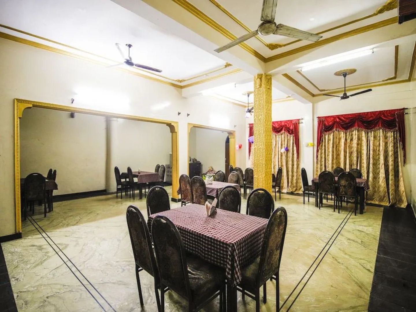 OYO 24753 Hotel Preet