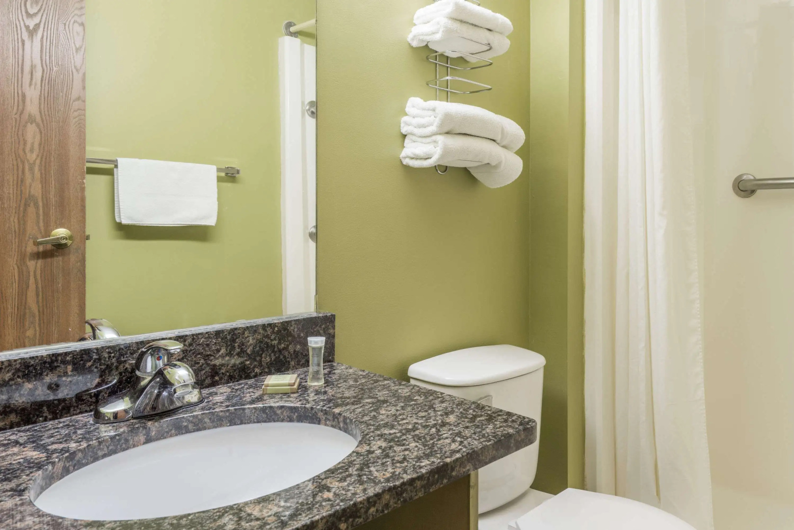 Super 8 by Wyndham Red Wing