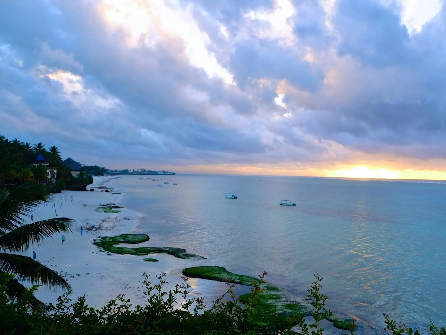 Voyager Beach Resort