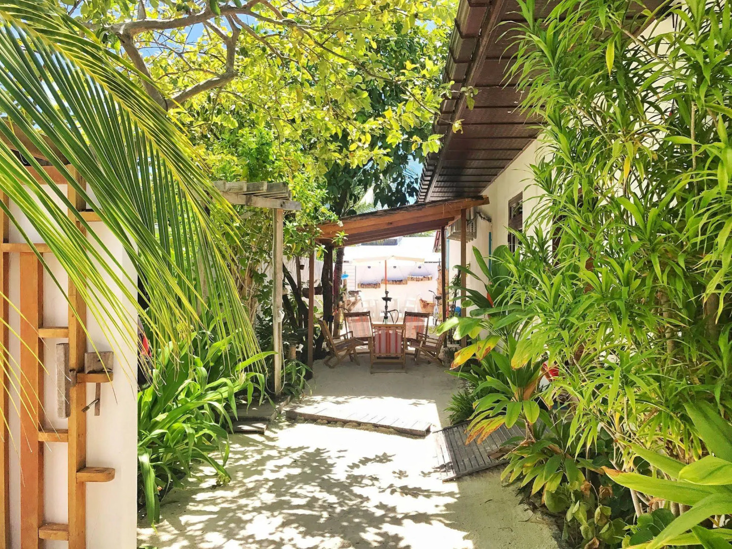 Yonder Retreat Folhudhoo