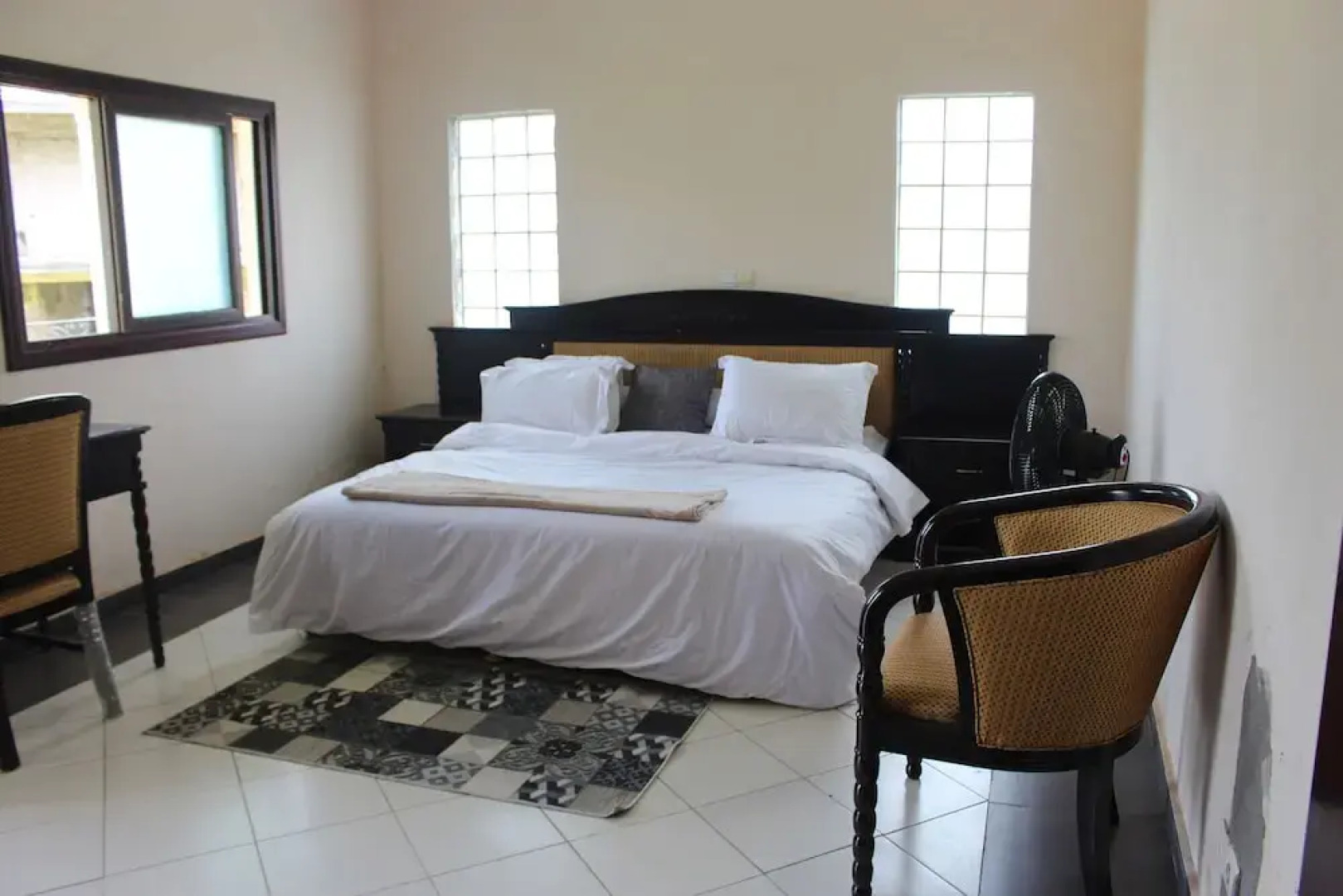 Les Berges De La Lobe