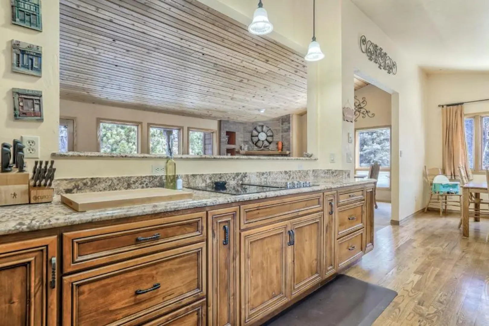 4BD Woodland Lodge Pool Table Grill Dogs Welcome