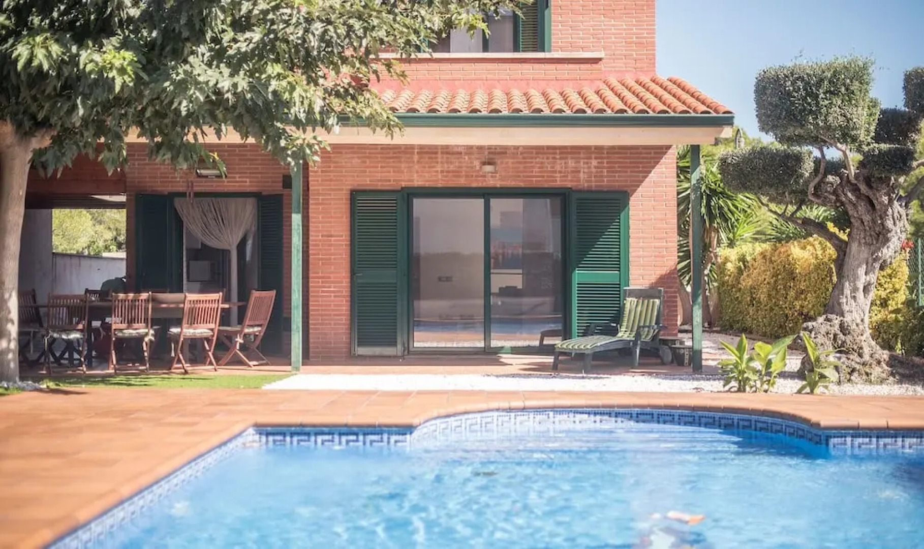 Modern House For Families (R77)