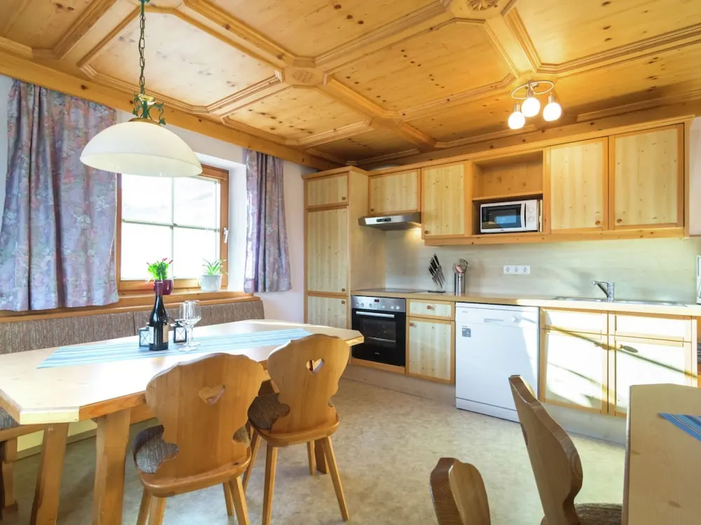 Spacious Apartment Near Ski Area In Konigsleiten