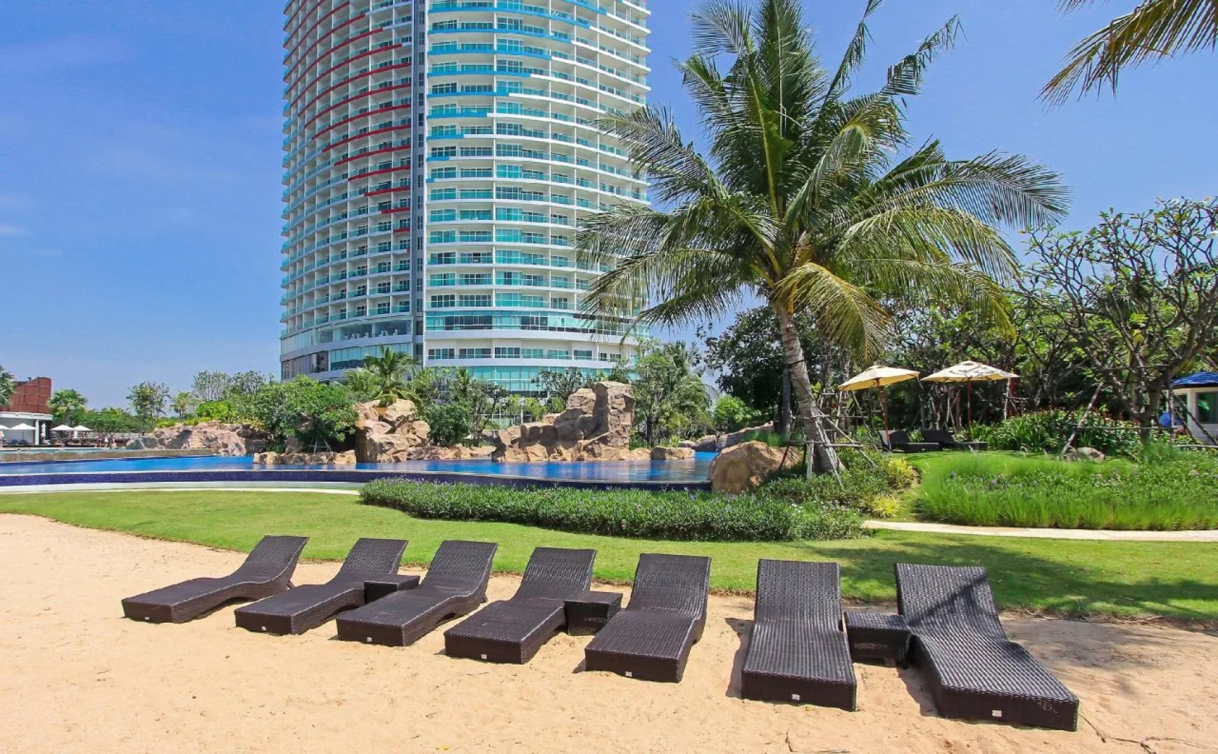 White Sand Beach Residences Pattaya