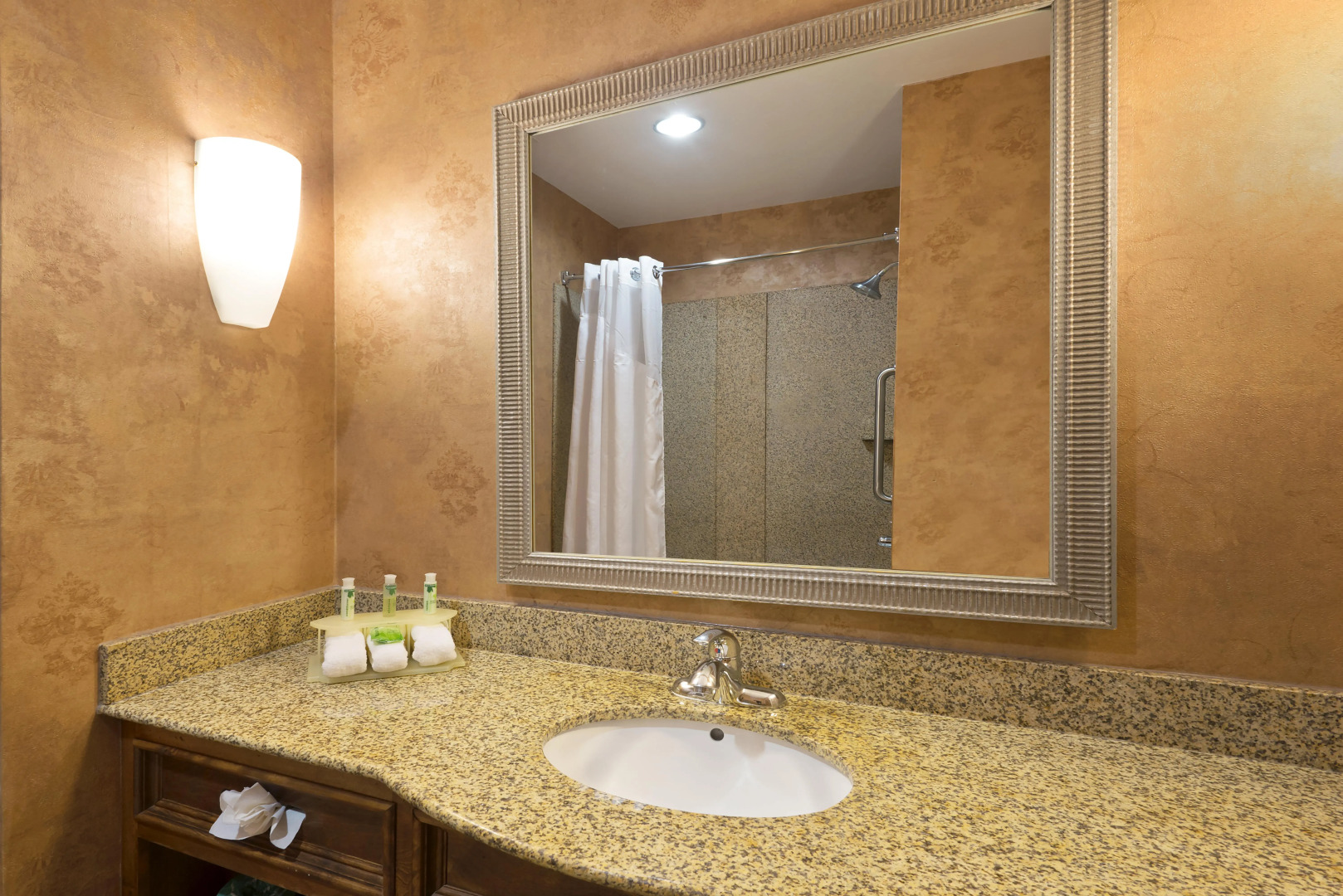 Holiday Inn Express & Suites Little Rock-West by IHG