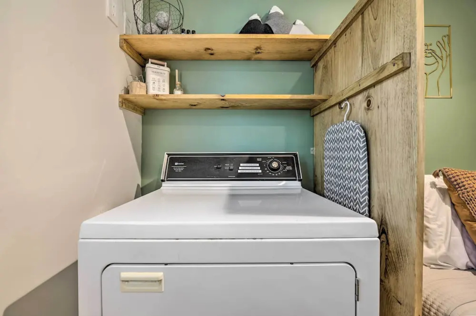 Near Lakes & Resorts: Pet-friendly Long Pond Abode