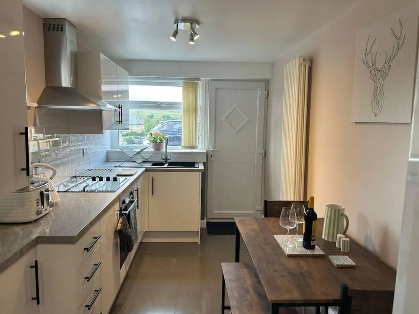 Immaculate 1-bed House in Newtown, Disley