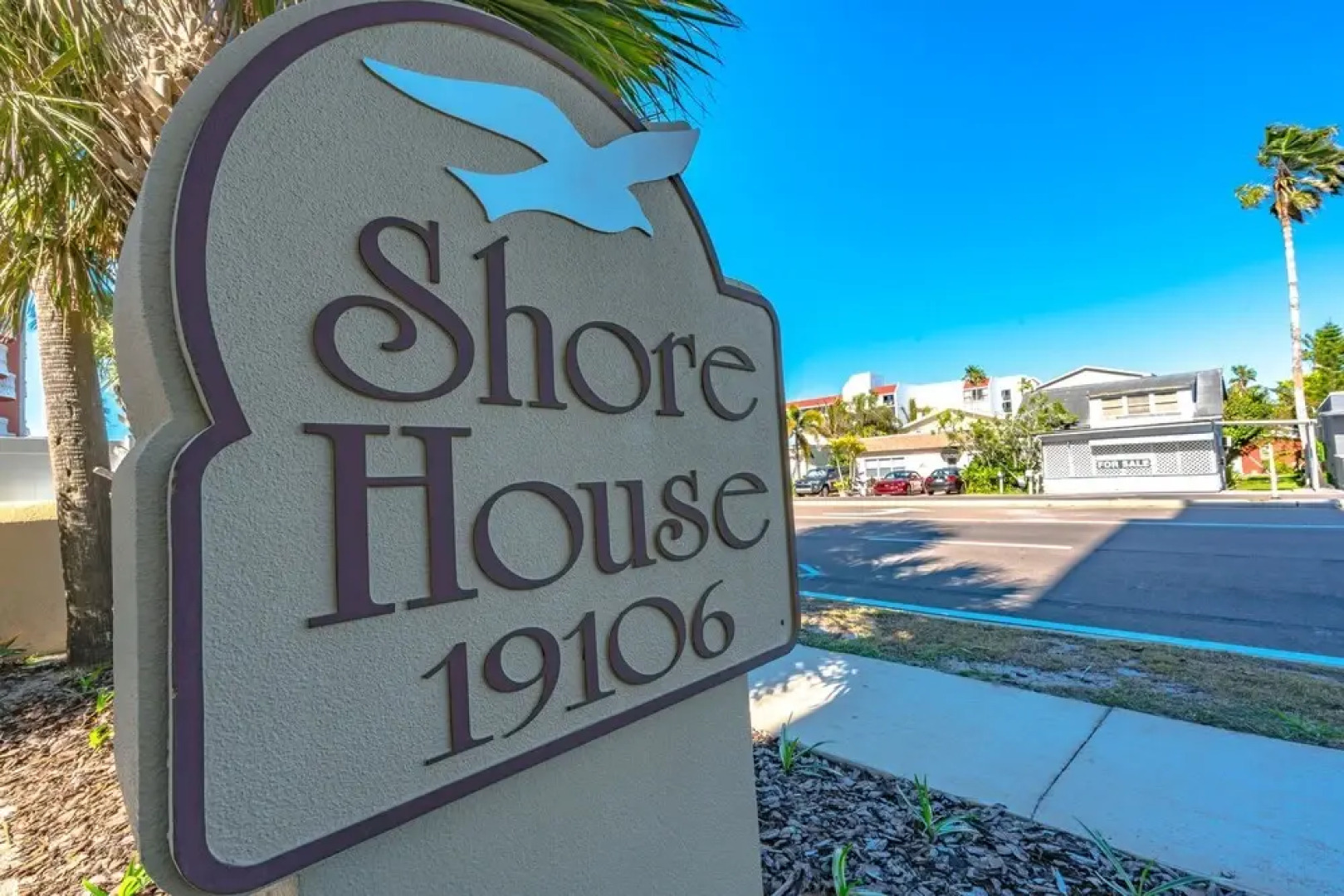 Shorehouse 401 by Vtrips