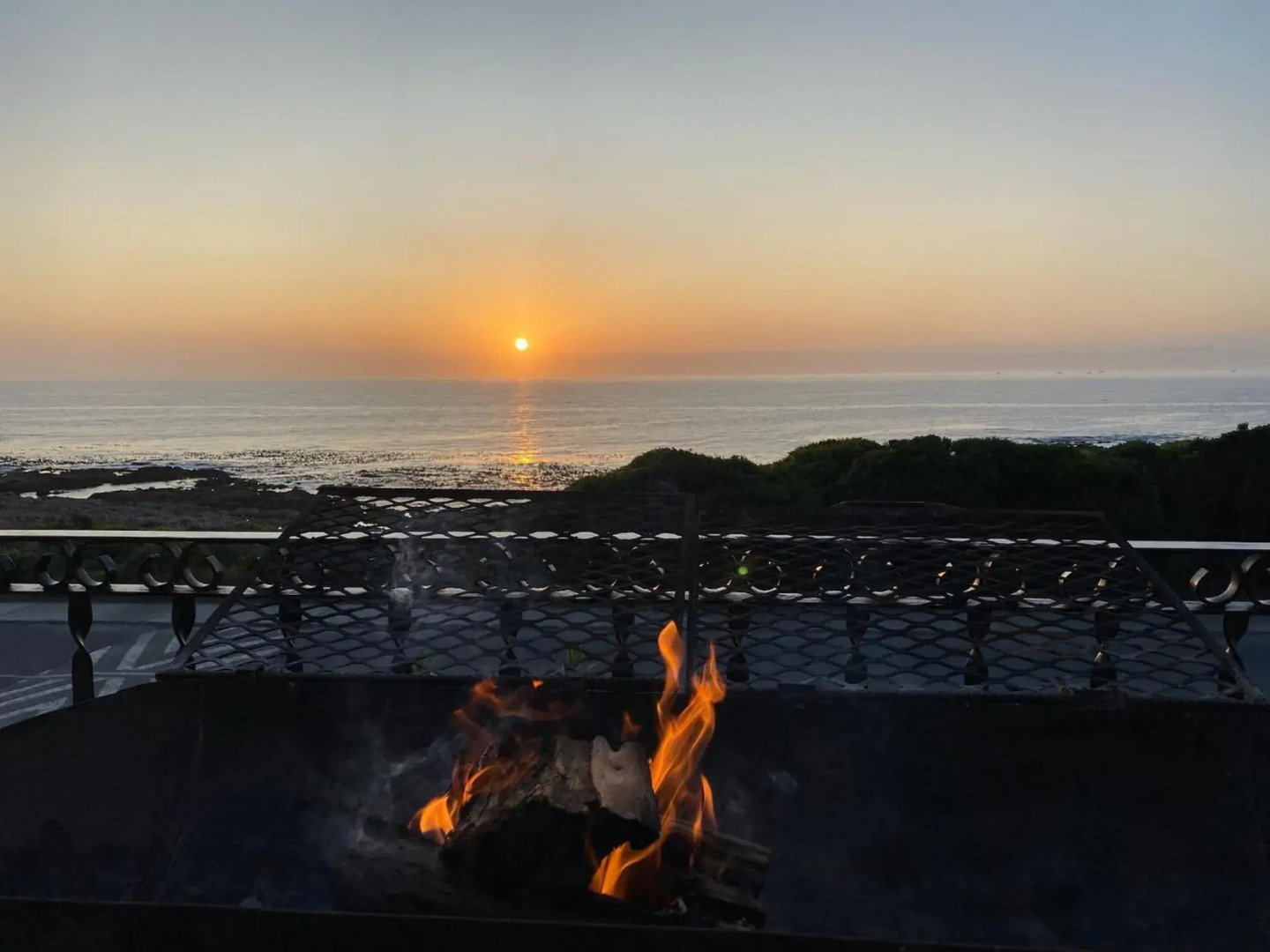 Casa Balena - Gansbaai seafront accommodation, back-up power